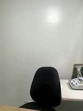 Snapshot of violeticafox chatting on January 2026 07:17:01 PM violeticafox online show from January 2026 07:17:01 PM