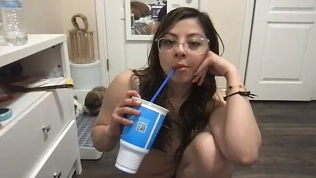 Snapshot of bunnygorl12 chatting on March 2026 05:35:01 AM bunnygorl12 online show from March 2026 05:35:01 AM