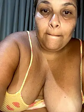 Snapshot of Livpoppe chatting on January 2026 03:12:02 AM Livpoppe online show from January 2026 03:12:02 AM