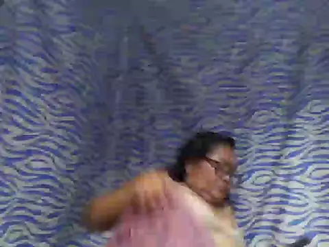 Snapshot of cris_tita chatting on June 2026 06:11:02 PM cris tita online show from June 2026 06:11:02 PM