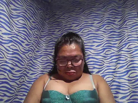 Snapshot of cris_tita chatting on June 2026 02:15:02 PM cris tita online show from June 2026 02:15:02 PM