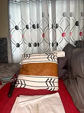 Snapshot of CynnxxxBarb chatting on October 2025 06:37:01 AM CynnxxxBarb online show from October 2025 06:37:01 AM