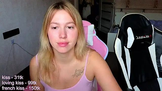 stefany and bettany online show from October 2025 12:58:01 PM