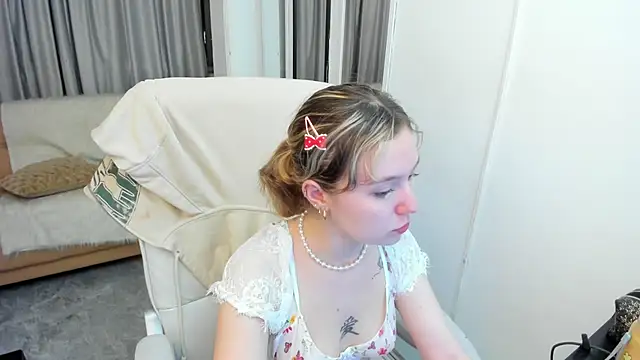 Lucia Copper online show from December 2025 03:39:02 PM