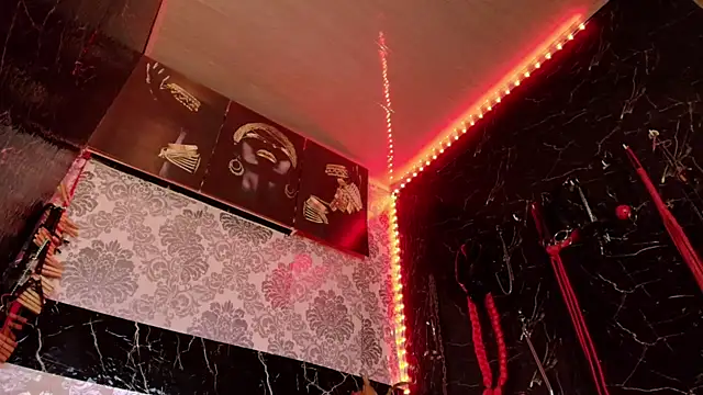 scarlet queen   online show from October 2025 06:53:01 PM