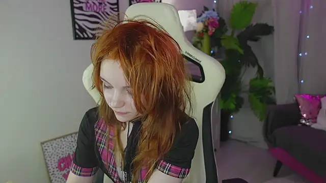 Staymonica online show from February 2026 01:28:02 PM