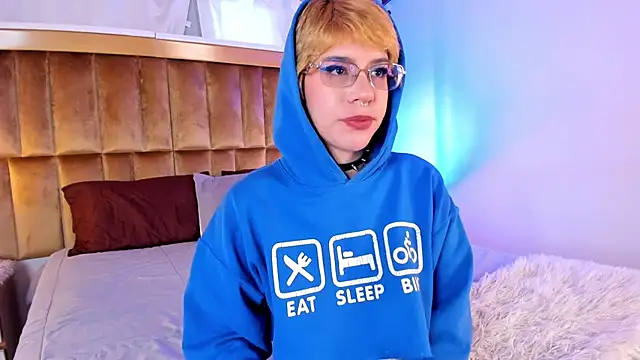 SamyShark online show from October 2025 12:59:02 PM