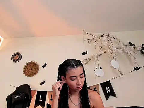 cloe taylor   online show from October 2025 03:15:01 AM