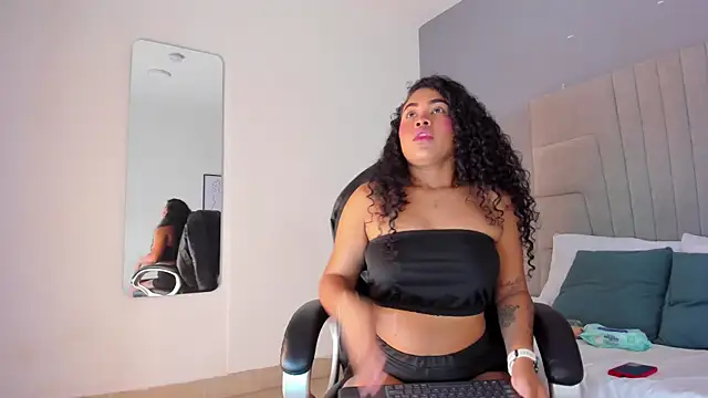 lanna jones  online show from October 2025 12:49:02 PM