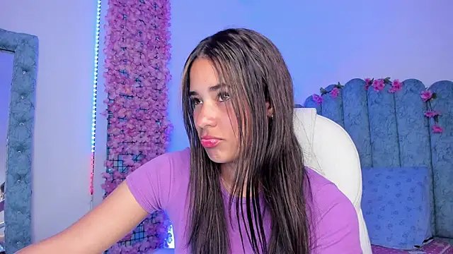 Snapshot of Camila_Smith_23 chatting on October 2025 01:13:02 AM Camila Smith 23 online show from October 2025 01:13:02 AM