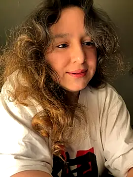 Snapshot of Luisaa_rosee chatting on October 2025 01:40:01 AM Luisaa rosee online show from October 2025 01:40:01 AM