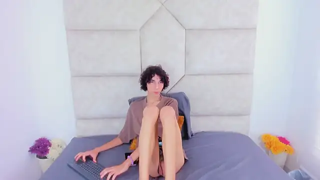 Scaarlett 22  online show from November 2025 05:42:01 PM