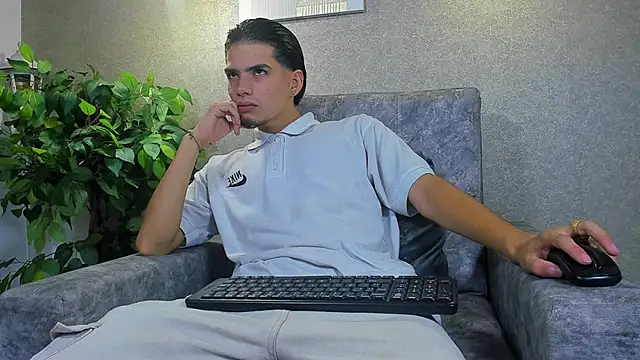 Axelwiliams online show from November 2025 05:46:02 AM