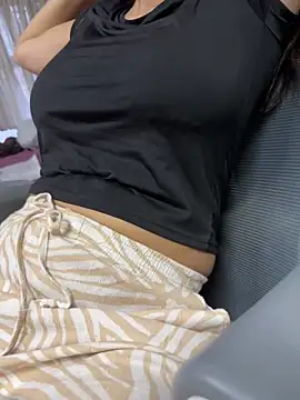 Snapshot of fthkd5556 chatting on April 2026 09:34:03 PM fthkd5556 online show from April 2026 09:34:03 PM