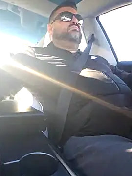 Roddog18 online show from November 2025 04:18:01 PM