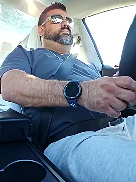 Roddog18 online show from January 2026 08:55:01 PM