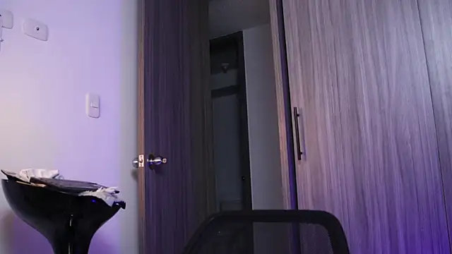 Snapshot of SOY_MIKE chatting on December 2025 11:35:02 PM SOY MIKE online show from December 2025 11:35:02 PM