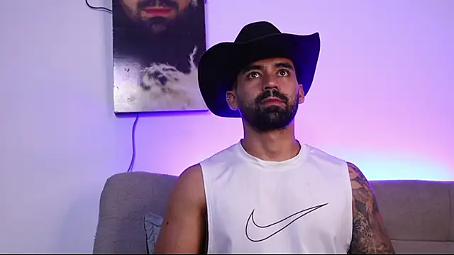 Snapshot of SOY_MIKE chatting on February 2026 11:00:01 PM SOY MIKE online show from February 2026 11:00:01 PM