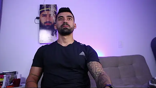 Snapshot of SOY_MIKE chatting on February 2026 12:21:01 AM SOY MIKE online show from February 2026 12:21:01 AM