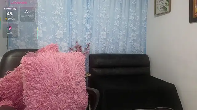 Cleohot999 online show from October 2025 05:44:01 PM