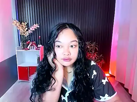 UrFavouriteCravings online show from November 2025 12:41:01 AM