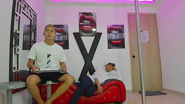 VERY HOT GUYS online show from October 2025 01:35:01 AM