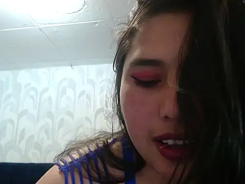 Lovingmoraxx online show from October 2025 02:40:01 PM