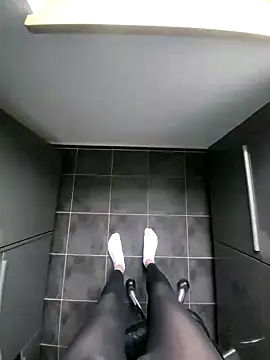 rezzzze online show from October 2025 02:29:01 PM