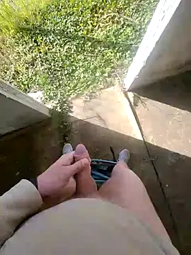 rezzzze online show from April 2026 07:42:02 AM