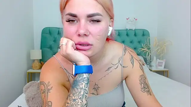 Naughty kittyy1 online show from October 2025 07:45:02 PM