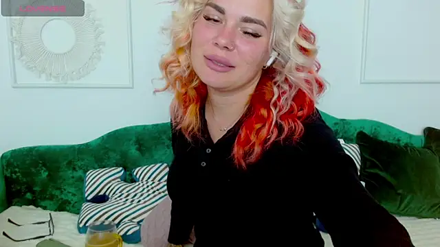 Naughty kittyy1 online show from October 2025 07:56:01 PM