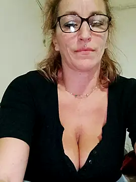 Fifi83Bell online show from November 2025 09:38:01 PM