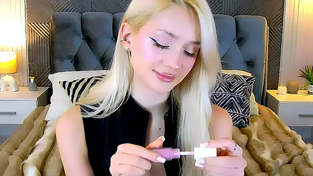 SugarWhisper online show from March 2026 05:46:02 AM