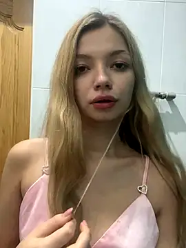  Siennaaa  online show from October 2025 10:45:02 PM