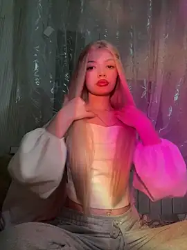  Siennaaa  online show from February 2026 06:08:01 PM