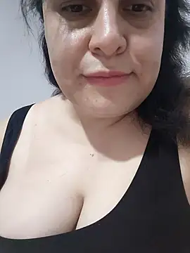 aydannn01 online show from October 2025 09:11:01 PM