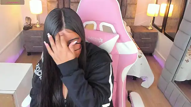 AnnaSwift  online show from January 2026 12:32:02 PM