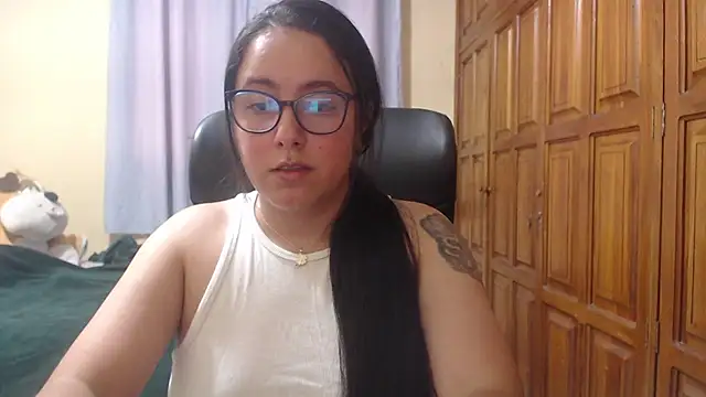 Snapshot of Venus_cat_ chatting on February 2026 12:49:01 AM Venus cat online show from February 2026 12:49:01 AM