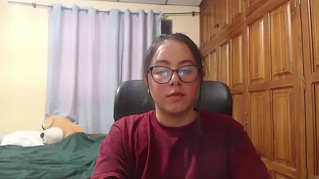 Snapshot of Venus_cat_ chatting on February 2026 12:28:01 AM Venus cat online show from February 2026 12:28:01 AM