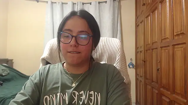 Snapshot of Venus_cat_ chatting on February 2026 02:08:02 AM Venus cat online show from February 2026 02:08:02 AM