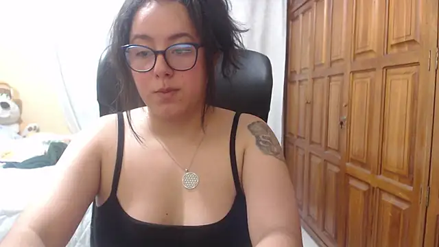 Venus cat  online show from April 2026 06:19:01 AM