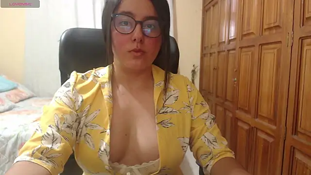 Venus cat  online show from June 2026 10:20:01 PM