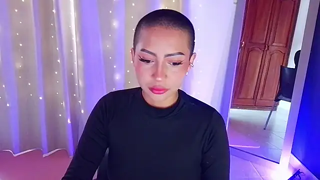 Snapshot of emma_web_ chatting on February 2026 06:57:02 PM emma web online show from February 2026 06:57:02 PM