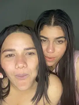 Snapshot of sindyy_01 chatting on October 2025 04:02:02 AM sindyy 01 online show from October 2025 04:02:02 AM