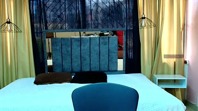 scarlet milf  online show from October 2025 07:36:02 PM