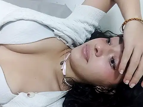 JuliethaFox online show from May 2026 07:34:02 PM