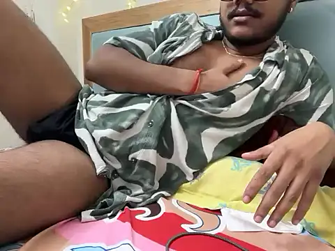 Snapshot of YourBlackBull chatting on October 2025 07:37:01 PM YourBlackBull online show from October 2025 07:37:01 PM