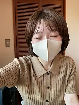 Snapshot of momo_yuipu chatting on October 2025 12:52:01 AM momo yuipu online show from October 2025 12:52:01 AM