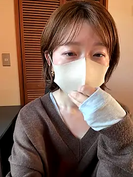 Snapshot of momo_yuipu chatting on October 2025 02:11:02 AM momo yuipu online show from October 2025 02:11:02 AM