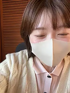 Snapshot of momo_yuipu chatting on November 2025 11:26:01 PM momo yuipu online show from November 2025 11:26:01 PM